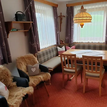 Haus Strobl Homestay *