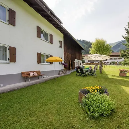 Homestay Haus Strobl Bach (Tyrol)